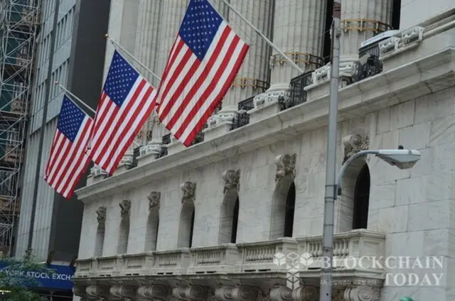 米上院銀行委員長「来年上半期に『仮想通貨市場構造法案』の署名を受ける」