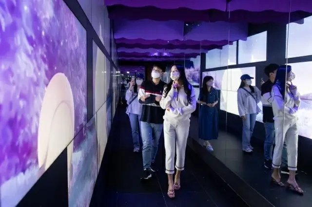 ロッテワールドタワーの展望台SEOUL SKY、NFTオフライン体験展を実施中(画像提供:wowkorea)